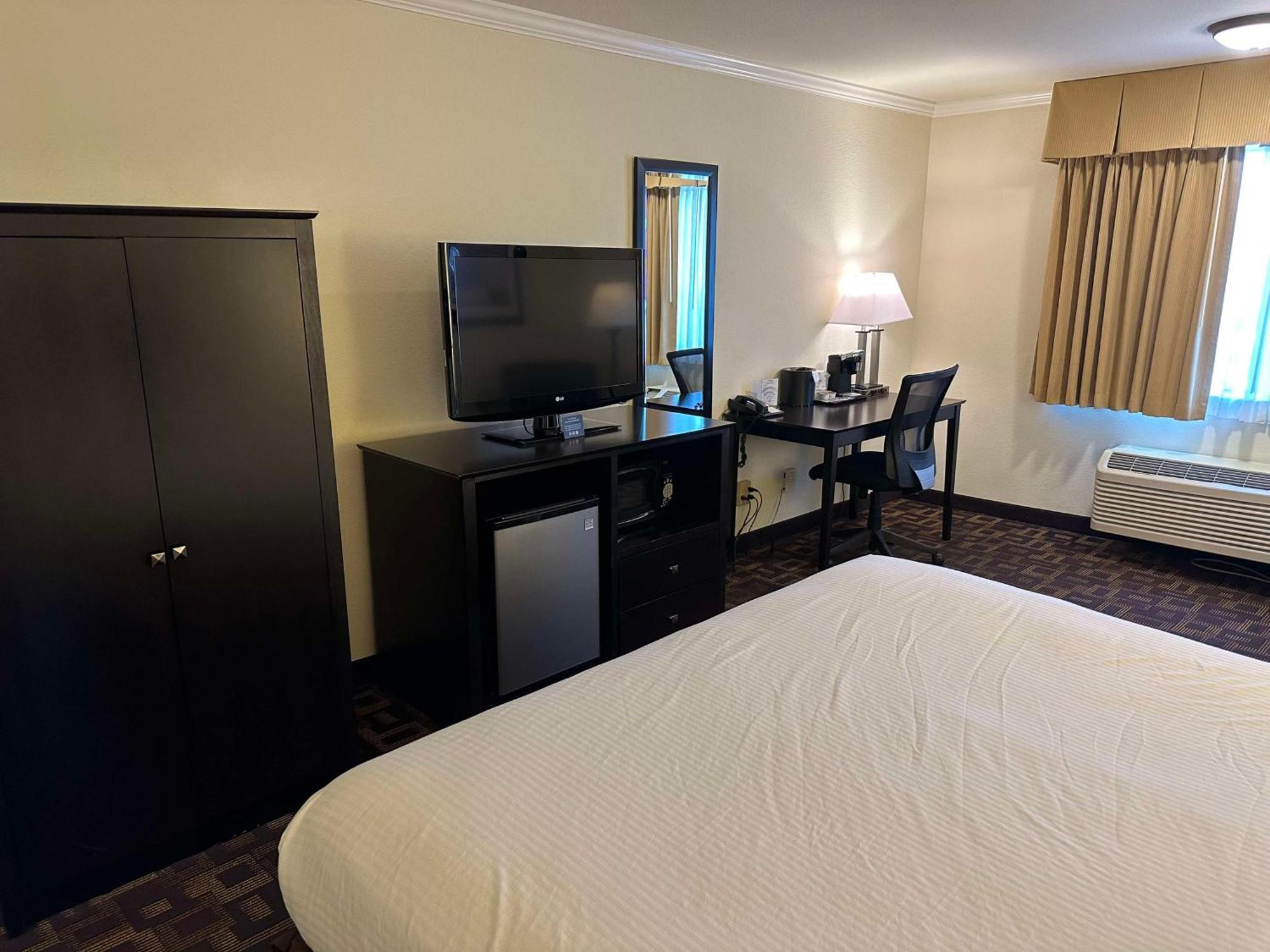 Best Western Plus Inn Of Hayward Eksteriør bilde